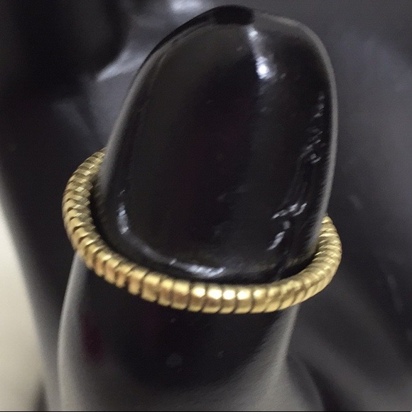 🌹7pc Matted Gold Tone Stacking Rings Set - Picture 7 of 12